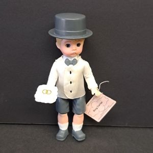 Vintage 2003 Madame Alexander "Ring Carrier " McDonald's toy